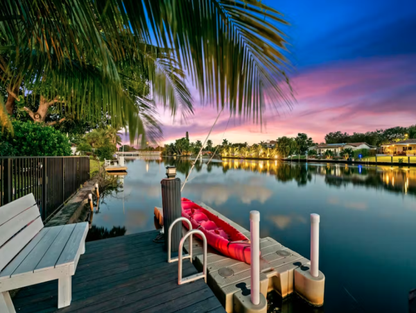 Luxurious Fort Lauderdale River Access with Heated Pool & Kayaks